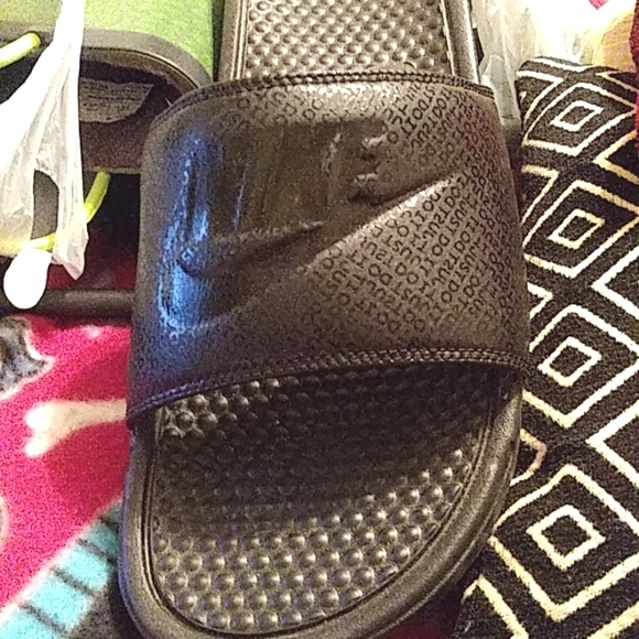 benassi slipper